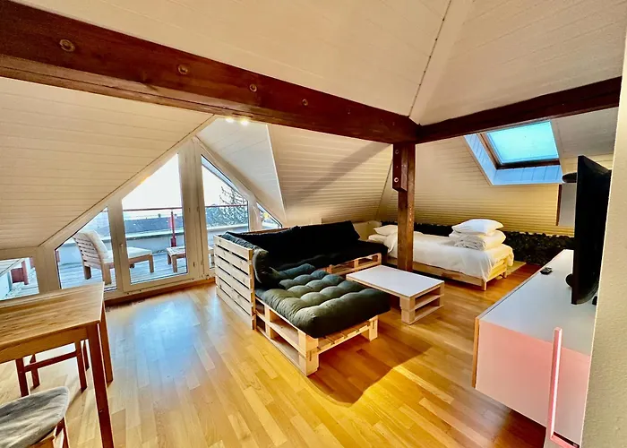 Cosy Roof Flat Close Lausanne Center - Es Prilly